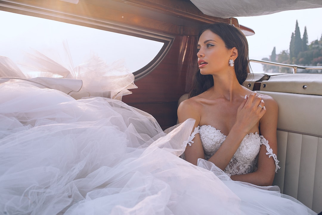what to wear for wedding dress fitting